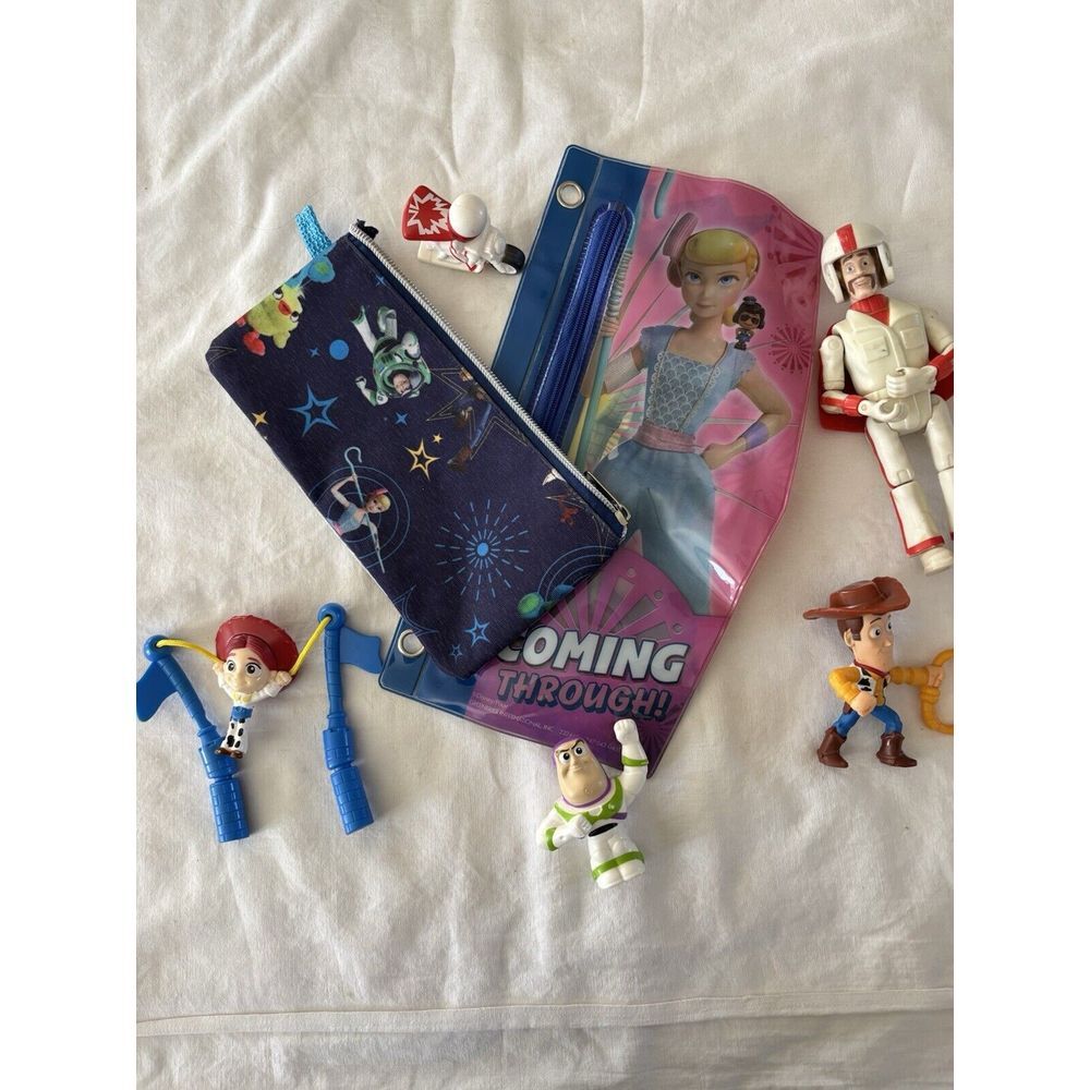 Lot Of Miscellaneous‎ Toy, Story, Figurines, And Pencil Bags